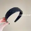 Diadema Ancha de Cuero PU Negro de Moda Estilo Hong Kong para Mujer, Elegante Diadema de Alta Corona de Presión, Versátil para el Uso Diario y Salir
