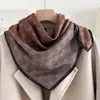 Pañuelo de Algodón y Lino de Seda con Patrón de Cadena Estilo Europeo y Americano, Pañuelo Cuadrado Pequeño de 70 cm para Mujer, Pañuelo de Cuello Delgado y Versátil para Primavera y Otoño, Pañuelo de Cuello de Tacto de Alta Gama
