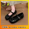 Sapatilha Bailarina Rasteira com Laço Estilo Francês para Mulheres, Novo Modelo Primavera e Outono 2026, Adequada para Combinar com Saias, Sapatos Mary Jane de Couro com Tira Única