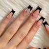 Venta caliente transfronteriza mariposa flash diamante forma de escalera usar uña 24 piezas en caja negro francés pegatinas de uñas uñas al por mayor