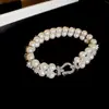 2026 Nuevo Estilo Hebilla de Herradura Pulsera de Perlas de Doble Fila y Circonita Pulsera Elegante Retro Francesa Joyería de Alta Gama