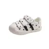 Tenis para niña de lunares con puntera de concha, nueva colección de otoño, con correas de velcro, suelas suaves, estilo casual y deportivo, tenis blancos