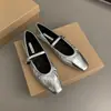 Diseño único, estilo nicho, zapatos de mujer de una sola tira de corte bajo, nuevos mocasines plisados de suela blanda estilo francés 2024 para mujer