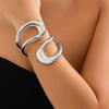 Gargantilla de metal con anillo brillante exagerado, estilo retro, con resorte irregular y hueco para mujer