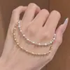 Pulseira Redonda Pequena de Contas Foscas para Mulheres, Joias de Design de Nicho de Luxo Leve de Alta Qualidade, Dourado Areia com Superfície Brilhante, Acessórios de Mão para Mulheres Atacado