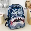 Nova Mochila Escolar Impermeável Colorida com Estampa de Tubarão para Alunos do Ensino Fundamental, Grande Capacidade, Simples e Versátil