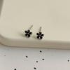 Brincos de anel pequeno preto para mulheres popular estilo ocidental alto sentido nicho moda temperamento brincos brincos de zircão de flor de cinco pétalas