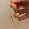Pulseira Cubana de Moedas Medievais Estilo Livro Vermelho Pequeno Pulseira Elegante com Borla de Folha Joia para Mão Luxo Acessível Retrô