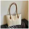 Bolso de Estilo Coreano Transfronterizo para Mujer 2026 Nuevo Bolso de Hombro Único Simple Retro Bolso Tote Texturizado para Clase y Viaje