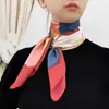 Lenço de Seda Feminino Primavera e Outono Fino Imitação de Seda Pequeno Lenço Quadrado Versátil Lenço Decorativo Cinto de Cabelo Celebridade da Internet Bolinhas Lenço Profissional