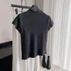 Design Elegante e Puro de Caimento Justo com Mangas Curtas Volantes e Gola Meia-Alta em Tricô, Novo para a Primavera, Estiloso e Emagrecedor, Top Casual Simples