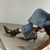 Elegantes botas de moda salto agulha para mulheres, novo estilo outono e inverno 2026, botas sexy bico fino salto médio altura média da panturrilha, botas Chelsea femininas
