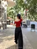 Camiseta de Hombro Rojo de Manga Corta para Mujer Verano Nuevo Sentido del Diseño Nicho Ajustada Adelgazante Spice Girls Top Corto