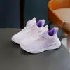 Zapatos para Niñas 2026 Nuevo Otoño Transpirables Zapatos Deportivos Infantiles para Correr y Saltar la Cuerda Niñas Ligeros Suela Suave Zapatos Deportivos para Estudiantes