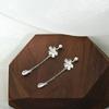 Pendientes de plata de ley S999 con hebilla de flor y rosca para mujer, con borlas, diseño elegante y sencillo.