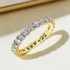 Novo anel estilo europeu e americano de céu estrelado com zircônia simulada, totalmente cravejado, anel de moda de luxo leve para mulheres, anel para dedo indicador