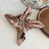 Lenço Quadrado de Cetim Sedoso Estilo Coreano para Amarrar o Cabelo com Toque de Luxo, Elegante Faixa de Cabelo para Coques, Acessório Brilhante para Cabelo