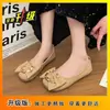 Pantufas com meias, super macias, sola macia, sapatos de couro com laço, sapatos de corte baixo, femininos, para usar ao ar livre, 2026, salto baixo, cor sólida, mocassins
