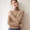 Suéter de cashmere sem costura pronto para usar de primeira linha para mulheres, gola alta, simples, para usar por baixo no trabalho, camada base de suéter de tricô macio e solto