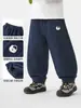 Calça Cropped Casual Estilo Europeu para Meninos Primavera e Outono Roupas Infantis Crianças Bebê Criança Pequena 2026 Novas Calças de Outono para Meninos
