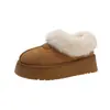 Zapatos de algodón engrosados peludos pan añadido terciopelo zapatos de caña baja zapatos cálidos estilo de suela gruesa 2026 botas de nieve para mujer temporada de otoño e invierno