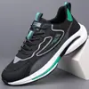 Zapatillas deportivas versátiles de suela de malla y suela blanda, nuevos zapatos de hombre para el verano 2026, zapatos deportivos casuales ligeros y transpirables