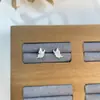 Aretes de Aleación de Diamante con Miles de Diseños, Aretes Versátiles, Lujo Ligero, Sensación de Alta Gama, Aretes Coloridos para Mujer, con Forma de Mariposa y Corazón