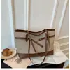 2026 Nova Bolsa Tote Patchwork Estilo Coreano Ins Versátil para Mulheres Casual Personalidade Retro Trabalho Grande Capacidade Bolsa de Ombro