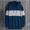Suéter masculino com capuz de cor contrastante de patchwork suéter de veludo fino de um lado camisola esportiva com capuz de manga comprida