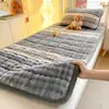Funda de Colchón Acolchada Estampado de Burbujas de Vellón de Leche de Alto Peso Clase A Protector de Cama Acolchado Cálido para Colchón de Estudiante