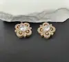 Flor de Quatro Folhas com Pedra Incrustada em Cobre Banhado a Ouro com Diamante Vazado Contas Soltas Acessórios para Pulseira DIY Contas Espaçadoras