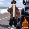 Chaqueta de Pana para Niño Pequeño de Otoño e Invierno Estilo Callejero Personalidad Elegante Estampado Floral Ligera Acolchada Engrosada Cuello Alto de Algodón Top de Moda