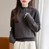 Cardigan de Tricô Base Feminino Solto Gola Alta Pequena Lantejoulas Vazado Moda Ursinho Mel Transfronteiriço Outono/Inverno 2026