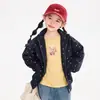Ropa para niños Nuomi Wanzi versión coreana con pequeños iconos estampados, chaqueta para niñas con cuello alto, sudadera para niños con cremallera otoño 2026