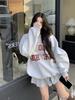Traje de moda gris americano suéter con estampado de letras para mujer otoño e invierno cintura alta falda plisada línea A conjunto de dos piezas