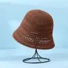 Nuevo sombrero estilo coreano 2025, elegante sombrero de pescador de ganchillo con diseño calado, hace que la cara parezca más pequeña, sombrero de punto para mujer, sombrero de cubo de verano, sombrero para el sol