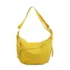 Bolsas de ombro lisas estilo francês para atacado, modernas e versáteis, com um toque de luxo, adequadas para estudantes e com grande capacidade e design crossbody.
