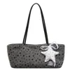 Moderna y versátil nueva bolsa de axila 2026, gran capacidad, diseño de estrella, estilo coreano de otoño, con colgante, bolso de mano y bolso de hombro para el uso diario de mujeres