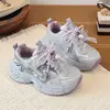 Zapatos Deportivos para Niñas 2026 Primavera Nuevos Malla Moño Perla Suela Suave Transpirables Antideslizantes Versátiles Zapatos para Niños Papá