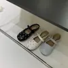 Sandalias Mary Jane de Suela Plana y Zapatillas 2025 Nuevas Sandalias Elegantes de Tacón Bajo con Pedrería para Faldas y Medias Zapatillas para Mujer