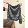 Camiseta Listrada de Manga Longa com Ombro Único para Mulheres 2025 Primavera e Outono Nova Slim Fit Estilo Coreano Camiseta Básica com Top Interno e Externo