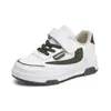 Sapatos Infantis Tênis de Skate para Crianças 6-12 Anos Nova Coleção Primavera/Outono 2026 Superfície de Couro Tênis Esportivos para o Campus Sapatos Casuais para Meninos ao Ar Livre