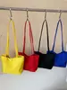 Bolsa de Mão Casual Nylon Leve Colorida Estilo Hobo Bolsa de Ombro Tipo Saco Moda Versátil Tendência Estilo Preguiçoso Bolsa Tote