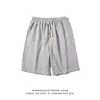 Novos Shorts Casuais Cinza de 5 Pontos Estilo Americano de Verão, Shorts Esportivos Masculinos Largos, Calças de Basquete Acima do Joelho