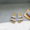 Nuevas Chanclas de Paja de Madera de Dos Hebillas de Verano 2024 para Niños Niñas Chanclas de Colores Brillantes Zapatos de Playa Sandalias Familiares