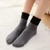 Fabricante Directo Al Por Mayor Calcetines Cálidos de Otoño e Invierno para Hombres y Mujeres con Felpa Gruesa Calcetines para la Nieve Color Sólido de Media Pantorrilla Calcetines para el Hogar