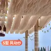 Cortina de gasa estilo influencer con viento en el techo cortina de gasa con viento en el techo decoración de restaurante lugar escénico hotel lugar escénico exterior cortina de gasa costa