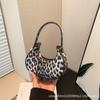 Bolso pequeño con estampado de leopardo personalizado de moda transfronteriza para mujer, nuevo bolso mini de alta gama de 2024, bolso de estilo extranjero para dumplings.