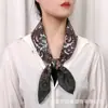 Bufanda Cuadrada Estampada Nueva de 70 cm para Adultos Mayores y Personas Mayores Bufanda Decorativa Diaria para el Cuello Bufanda Cuadrada de Algodón Cómoda para Mujer