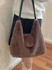 2026 Nuevo Otoño Invierno Versátil Bolso de Hombro Cruzado para Viajes Diarios Gran Capacidad Sentido del Diseño de Alta Gama Bolso Tote con Diseño de Ciervo Pequeño